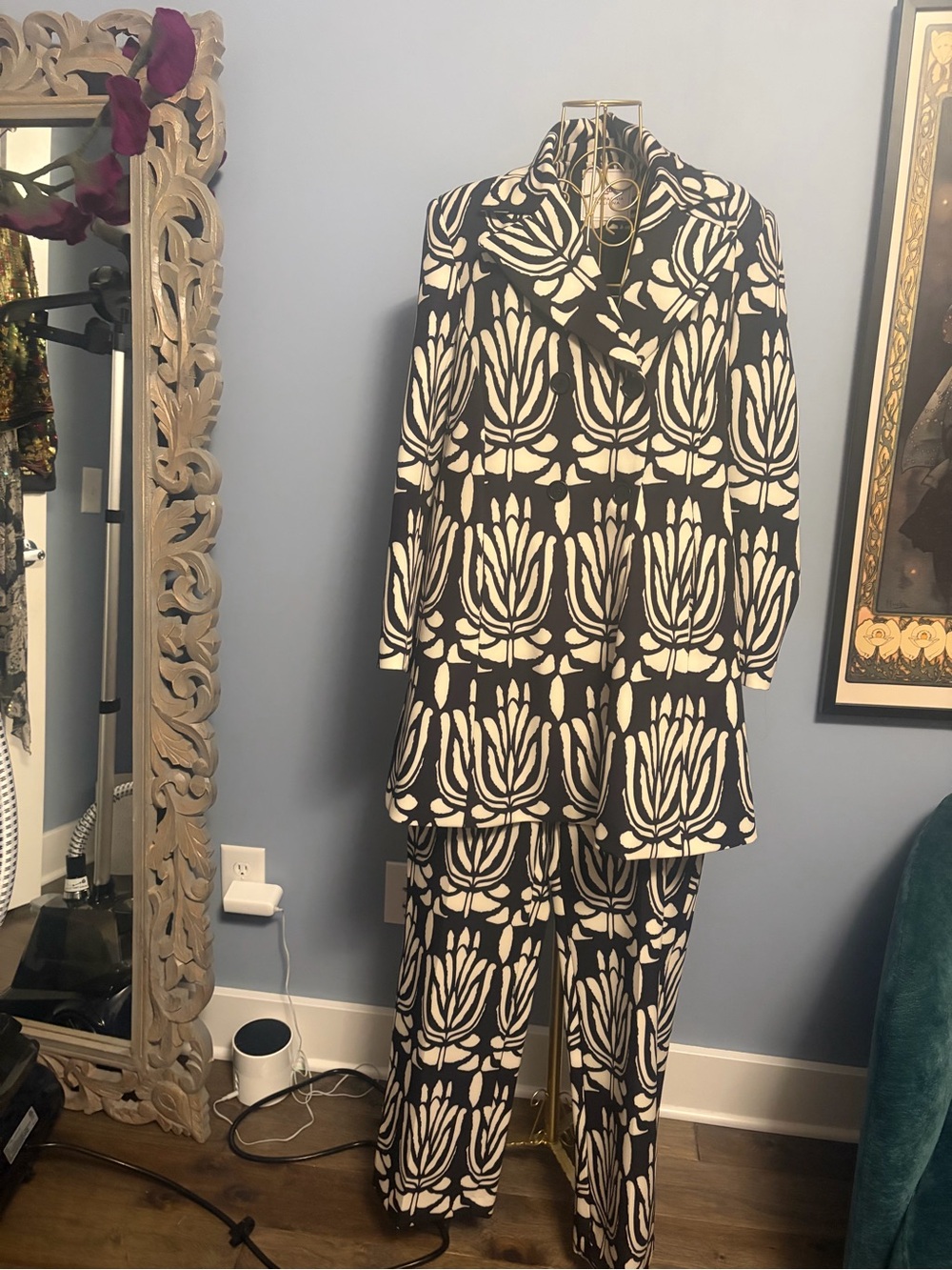 Compagnia Italiana Elegant Black & White Patterned Women's suit